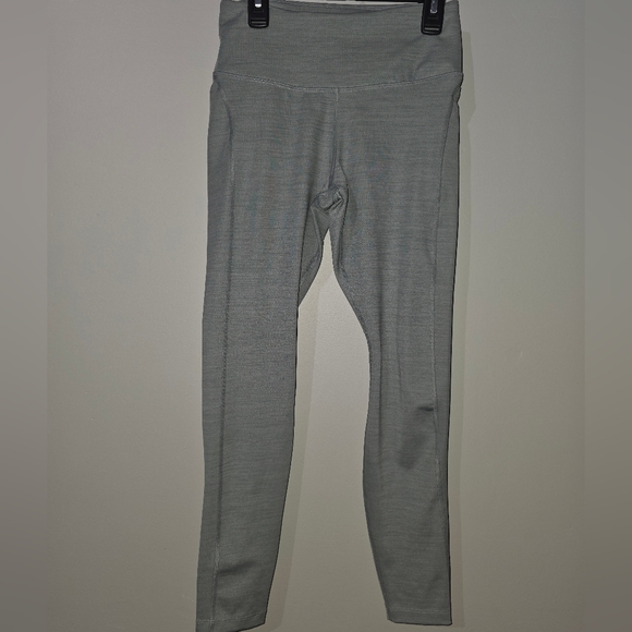 Solid Gray NIKE Dri-Fit Athletic Leggings Size Small - Picture 1 of 6
